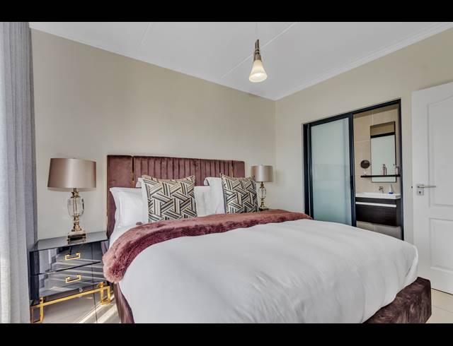 2 BEDROOM APARTMENT TO LET IN FOURWAYS